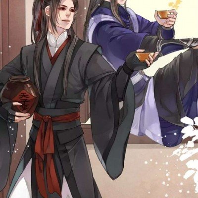 男孩组团摘花被抓包 主人耐心引导